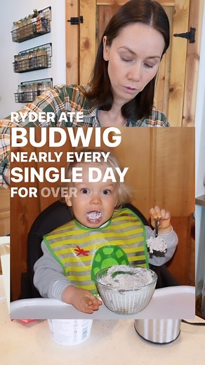 Ryan+Teddy Sternagel on Instagram: "The basic Budwig diet formula is a two to one ratio of cottage cheese to flaxseed oil mixed for about a minute with an immersion blender. The optimal daily intake is 6 tablespoons of cottage cheese and 3 tablespoons of flax oil with a tablespoon of freshly ground up flax seeds stirred in. We have found it to be super kid friendly and enjoy it with fresh berries on top 😋 A few more technical notes to keep in mind… It’s usually recommended in the Budwig Diet th