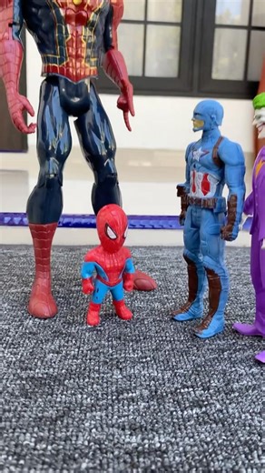 Little Spider-Man Gets Help from His Dad #marveltoys #spiderman #toys #marveltoys