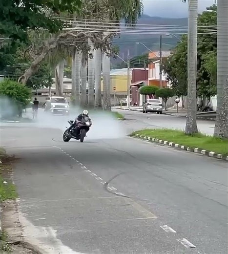 Suzuki GSXR 1000 Exhaust Sound 🔊 😈 #shorts #gsxr1000