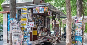 Como funciona uma banca de revistas?