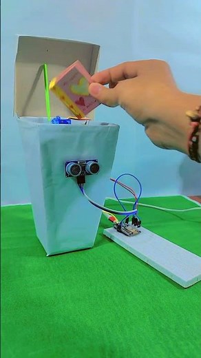 ♻️ Smart Automatic Dustbin Project using ESP32 | 🔧 Arduino-Level DIY!#shorts #scienceproject