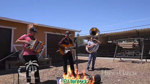 26K views · 299 reactions | Cristales En Mi Troca Bien Polarizados Para Que No Vean Por Dentro El Negocio Que Cargo.... 18 Libras - Los Hijos De Garcia️ | El Mentado | Facebook