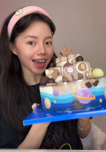 Alien Spaceship Ice Cream Cake Mukbang Experience