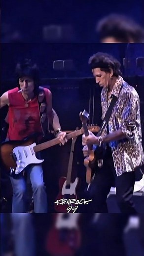 Legendary Guitar Duel By Keith & Ronnie 🎸⚡ #keithrichards #ronniewood #70s #shorts #kifnrock