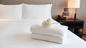 I’m a cleaning guru, how to keep your bedsheets sparkling white