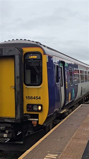 156454 arriving at Hexham with a Northern service to Carlisle #train #trainspotting