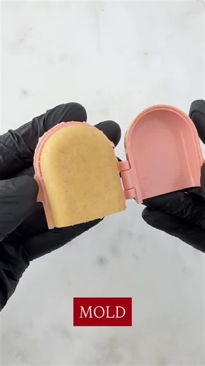 My Little Cakepop Molds 📍Home of the original 3D cake pop mold. on Instagram: "🎅✨ 3 easy steps to the perfect Santa Sack Cake Pops — mold ➡️ dip ➡️ decorate! ❤️ These festive pops are packed with holiday cheer and the cutest little teddy details. Perfect for Christmas parties, dessert tables, and gifting! 🎁 Shop the molds and tools we used to make these magical holiday treats on our website — everything you need to bring Santa’s workshop to life in your kitchen! 🧁🎄 🛍️: www.mylittlecakepop.