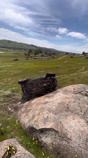 Off-Road Adventure: Modified 4x4 Conquering Rugged Terrain