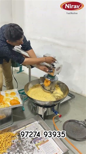 Namkeen Machine / Snacks Machine #niravfoodmachine #namkeenmachine #gathiyamachine #snacksmachine