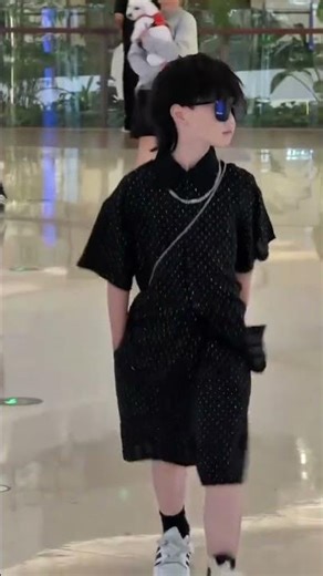 perfect...... 👻 #luhan #korean #koreanbeauty #koreanboys #boylook #kidsbelike