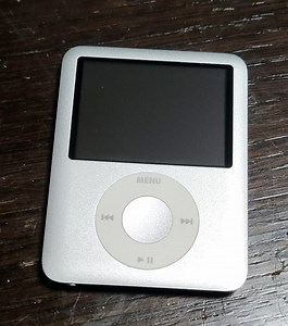 Apple Ipod Nano 3rd gen 4gb A1236 EMC 2174