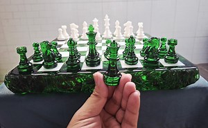 Emerald Green Resin Chess Set – Handcrafted Crystal Edge Board, Luxury Chess Decor, Unique Gift for Chess Lovers - Etsy