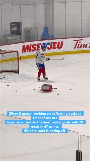 Oliver Kapanen working on deflecting pucks in front of the net 👀