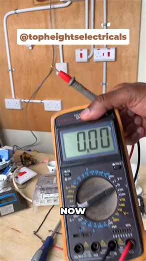 Topheights Electricians on Instagram: "Testing polarity with a multimeter? Red probe goes to V, black to common. Reverse = upside down test! Positive # = correct polarity. #wiring #electrical #topheightselectricals #viral #fyp"