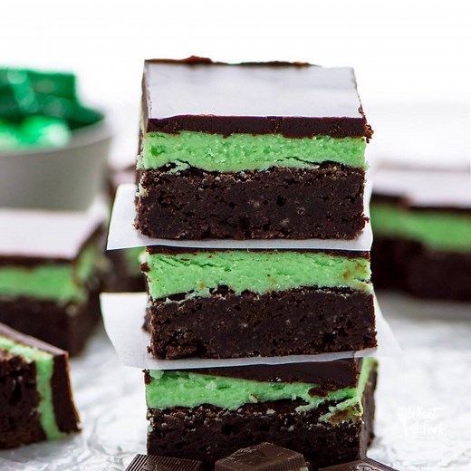 I can't even describe to you how INSANELY DELICIOUS these Flourless Chocolate Mint Brownies are! Fudgy minty brownies, creamy mint buttercream, and topped with a silky-smooth rich chocolate ganache -- holy cow try them for yourself! And be sure to SHARE THIS POST with a mint lover 💚💚 FULL PRINTABLE RECIPE: https://www.whattheforkfoodblog.com/2015/03/02/flourless-chocolate-mint-brownies/ | What The Fork Food Blog