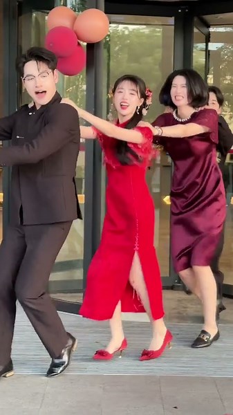 Funny Wedding Moment You Can’t Miss 😂 | Best Wedding Dance Entry #wedding #shorts