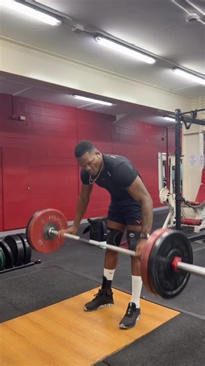 Keshorn Walcott on Instagram: "Single arm snatches are back. Bar speed and control first 💪🏾"