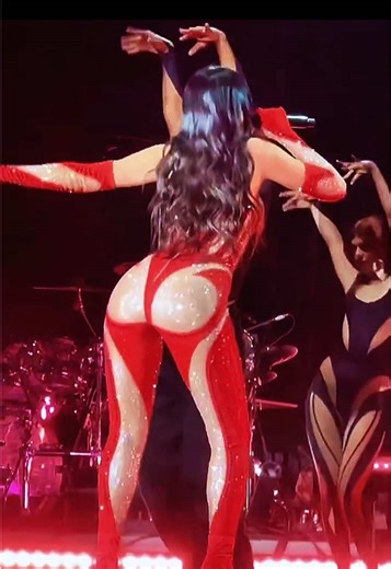 Pretty Please in Tirana, Albania 🇦🇱 (28.11.2022) #dualipa #fyp #dualipafans #futurenostalgia #prettyplease