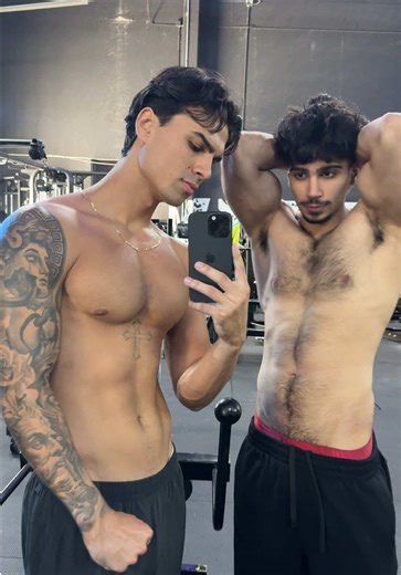 Shaved or hairy? @arian | arian