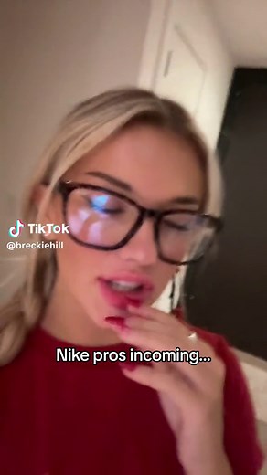 Breckie Hill (@breckiehill)’s video of Breckie Hill