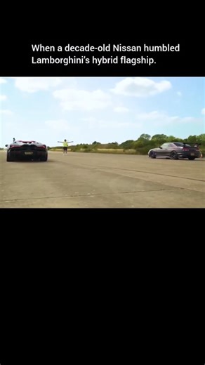 CarZing on Instagram: "The Nissan GT‑R R33 has always been a ’90s icon! In this surprising matchup, a 1000‑hp Stage 2 GT‑R went head up with Lamborghini’s cutting‑edge Revuelto, a 6.5L hybrid V12 delivering 1015 hp. And even with decades of tech and engineering separating them, the R33 pulled ahead. It’s a reminder that true performance doesn’t age great #nissangtr #r33gtr #lamborghini #revuelto #carzwow #dragrace #supercars #performancecars #automotive #carspotting #race"