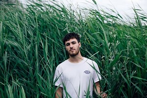 James Humphrys - Celebrates two months of 'Memory Palace' with new video for 'All The Same' • WithGuitars