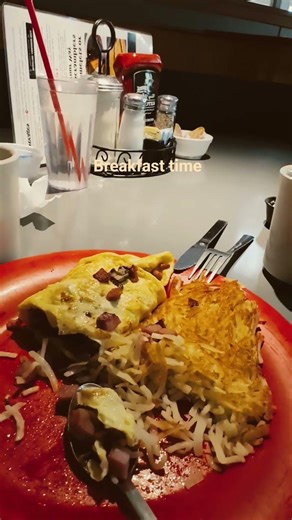 breakfast at Apple Barrel Restaurant Council Bluffs Iowa State #shortvideo #breakfasttime