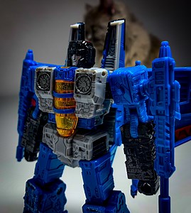 30K views · 262 reactions | Transformers Siege Thundercracker: Unleashing the Sky Terror! #TransformersSiege #Thundercracker #TransformersToy #Decepticons #TransformersCollectors #SiegeThundercracker #TransformersFans #ActionFigures #ToyPhotography #TransformersCollection #AutobotsVsDecepticons #TransformerFigures #SiegeLine #RobotWars #ToyUnboxing | Chopper’s Toys | Facebook