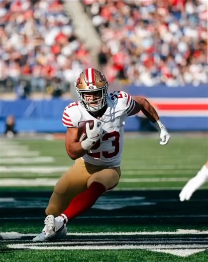 We are on a roll! Christian McCaffery catches a short pass in the end zone zone to make 14-7. 4:33 left in the 1st. | 49ers