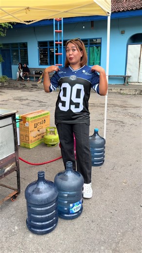 Es Pisang Ijo: Menikmati Kuliner di Terminal Gorang-Gareng