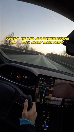 Tesla Model S Plaid 100-200 acceleration on low battery🪫15%