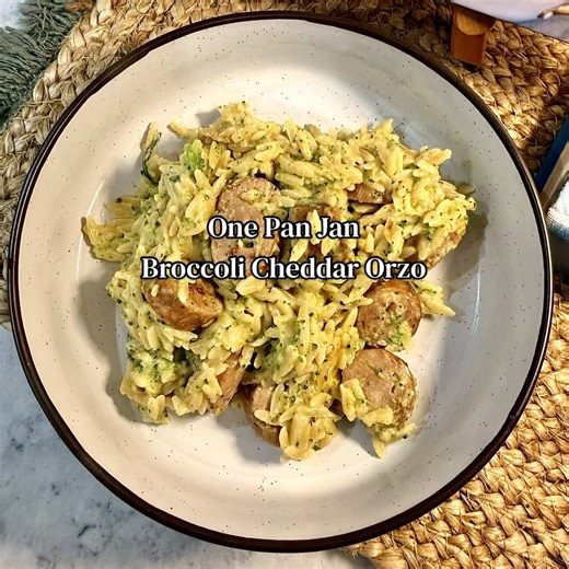 Welcome back to one pan Jan! This Broccoli Cheddar Orzo is so easy, and absolutely delish! INGREDIENTS: 1 package of chicken sausage (5 links), sliced 1.5 cups of dry orzo 2 cups of chopped broccoli florets 2 cups of chicken broth 1/2 cup of half and half 1 cup of shredded cheddar cheese Salt and pepper to taste DIRECTIONS: 1. Sautee chicken sausage until it is browned 2. Add dry orzo to pan and toast for 1 minute 3. Add chicken broth 4. Stir in broccoli, bring pan to a boil, back down to a simm