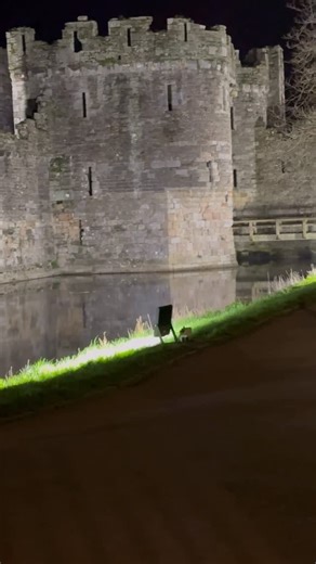𝐀𝐍𝐆𝐋𝐄𝐒𝐄𝐘 ⚓️ on Instagram: "Beaumaris Castle looking wonderful last night — the lighting across the stonework, the still moat, the quiet walkways (I was there about 8pm nobody around)… it all hit that perfect winter atmosphere. Seeing it after dark gives the whole place a different kind of presence, almost like the castle finally breathes once the daytime crowds disappear. If you’re planning a visit soon, here’s the current info on opening times and admission: 🕰 Opening Hours • March–Jun
