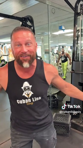 Episode 2 of “Me Beating Up My Chain” How@Strong is the Cuban Link? We still don’t know. What should we do to this chain next? #cuban #link #chain #necklace #diamonds #bracelet #gold #silver #miami #moissanite #gym #weights #strong