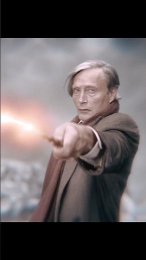 Fantastic Beasts: The Secrets of Dumbledore (2022) | Dumbledore and Grindelwald Face Off