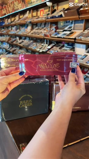 🔥 The Art of Giving Back 💨 Celebrate tradition, unity, and purpose with the Arturo Fuente Toast Across America 2025 Sampler. Featuring the legendary Opus X Shark 🦈 and Diamond Crown Julius Caesar Shark, this exclusive duo embodies Dominican mastery and a legacy that gives back. 🇩🇴✨ More than a smoke — it’s a celebration of tradition, unity, and giving back to the next generation. 🎓💖 #cuencacigars #arturofuente #2025toastacrossamerica #cigars #carlitofuentejr #thebestonada #cuencacigarshol