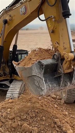 Volvo A60H: 60-Ton Articulated Beast! 🚛🔥