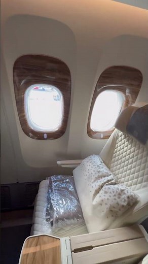 Inside Emirates Premium Economy ✈️