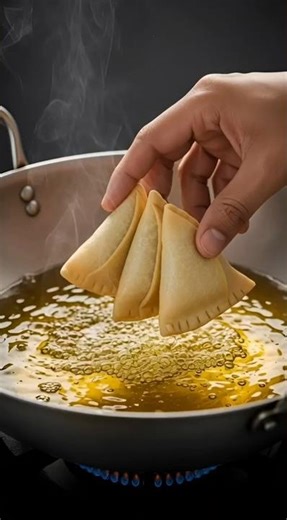 CRISPY SAMOSA