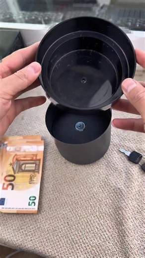 Counting & crinkling euro notes — just for the sound and the visuals 👂👀 Pure ASMR vibes, no real transactions 🔒 #asmr #fyp #fürdich #cash #euro #geld #oddlysatisfying #counting | Euro Whispers ASMR