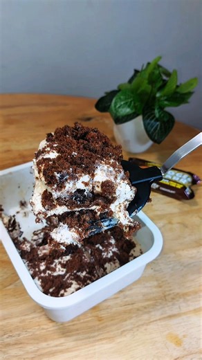 Fudgee Bar Ice Cream Cake Recipe, 2 Ingredients lang! #dessert #nobake #delicious #fblifestyle #food #foodblogger | Maine Cooks