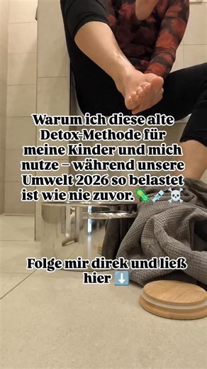 Kea Bell Rothaug on Instagram: "Folge mir direkt für mehr Detox Tipps für Kinder und ganzheitliche Gesundheit ❤️🙏⬇️⬇️ Warum unsere Kinder – und wir selbst – heute so stark belastet sind. Und warum ich auf altes Wissen statt auf Wegschauen setze. Unsere Kinder wachsen heute in einer Welt auf, die voller ist als je zuvor. Mehr Reize. Mehr Umweltbelastung. Mehr Dinge, Mehr Impfung mehr Medikamente die der Körper erst einmal verarbeiten muss. Das ist Drama. Es ist nichts, was man ignorieren sollte.