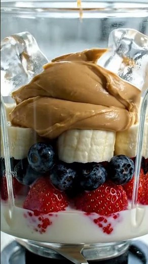 Strawberry Blueberry Banana Smoothie Recipe 🍓🫐