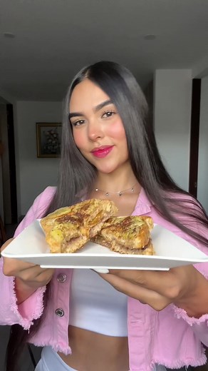 Delicioso sándwich con mantequilla de maní y banana