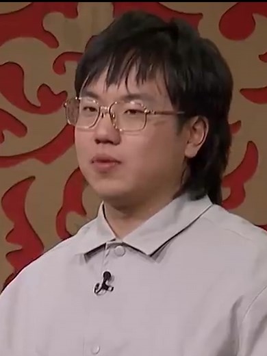 Aaron Chen Explains Bubbles on Taskmaster Australia Season 3