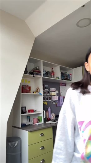 Anushree Biyani on Instagram: "Part 2 of a previous reel 👋 Here’s everything you need to know about working as a Teaching Assistant in the UK 🇬🇧 💼 Where to apply (LinkedIn, Indeed & direct websites) 🪪 DBS requirements: and how I got mine sponsored 💰 Pay range: £85–£95/day ⚖️ And the major con: inconsistent work weeks If you’re a psychology student, this role is such a great way to build real-world experience while studying 🧠 Drop your questions below ⬇️ [tips for students, teaching assist