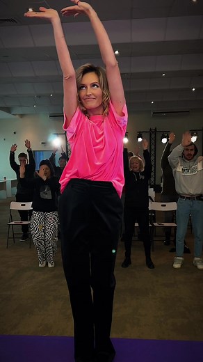 Танцы с победителями конкурса волонтеров за 5 минут