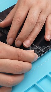 916K views · 8.9K reactions | The Hardest Fold Screen Repair, click the link for full video!  Full video link: https://youtu.be/qH-xBcI_ju4 | REWA Tech | Facebook