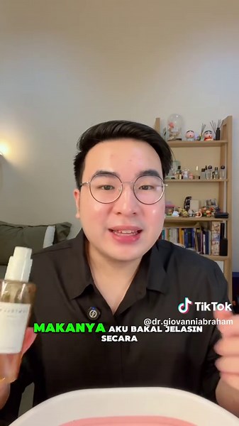 Tutorial Pakai Cleansing oil untuk Double cleansing! Nonton step ini ya, di sarankan untuk yang punya kulit kering atau kombinasi dan sensitive ya. Kalau oily tetap boleh kok, tapi syarat nya jangan sampai ada sisa minyaknya. #cleansingoil #doublecleansing #makeup #sunscreen #skincaretips #tutorialskincare