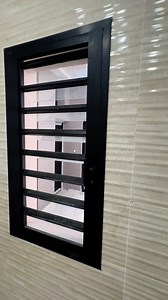 ✨ Fenêtre jalousie : laissez circuler l’air librement tout en gardant élégance et sécurité ✨ #Jalousie #FenetreJalousie #VentilationNaturelle | M.M alu